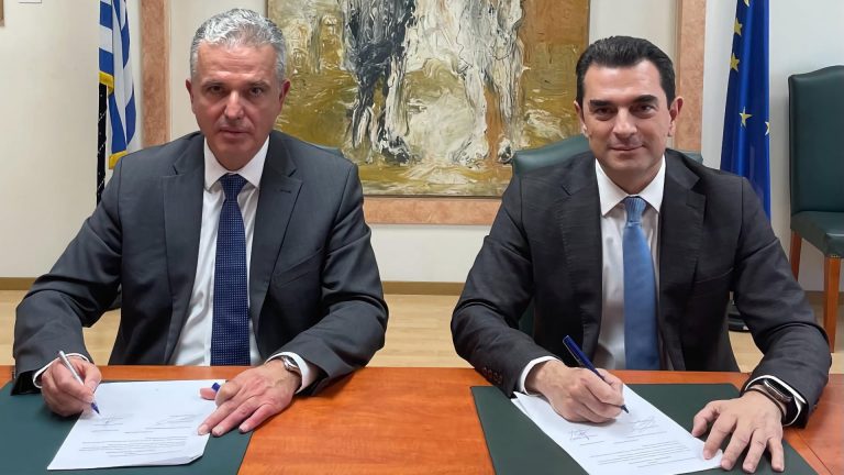 Υπογραφή σύμβασης με ΕΛΤΑ – Εξοικονόμηση έως 40 εκατ. για Δημόσιο και φορολογούμενους