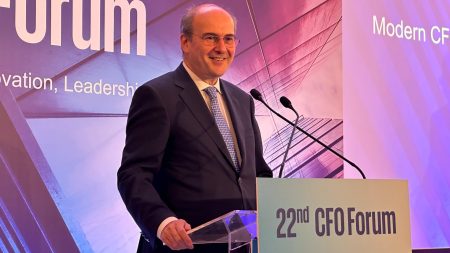 Χατζηδάκης: Μείωση φόρων σε συνάρτηση με την πάταξη της φοροδιαφυγής