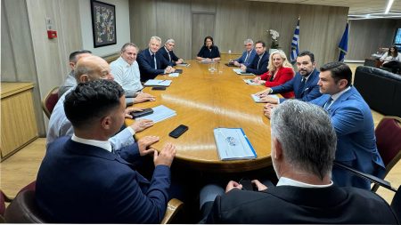 Συνεχίζεται ο διάλογος με τους κοινωνικούς εταίρους – Συνάντηση ΥΠΕΚΑ με ΣΕΤΕ και ΕΣΕΕ