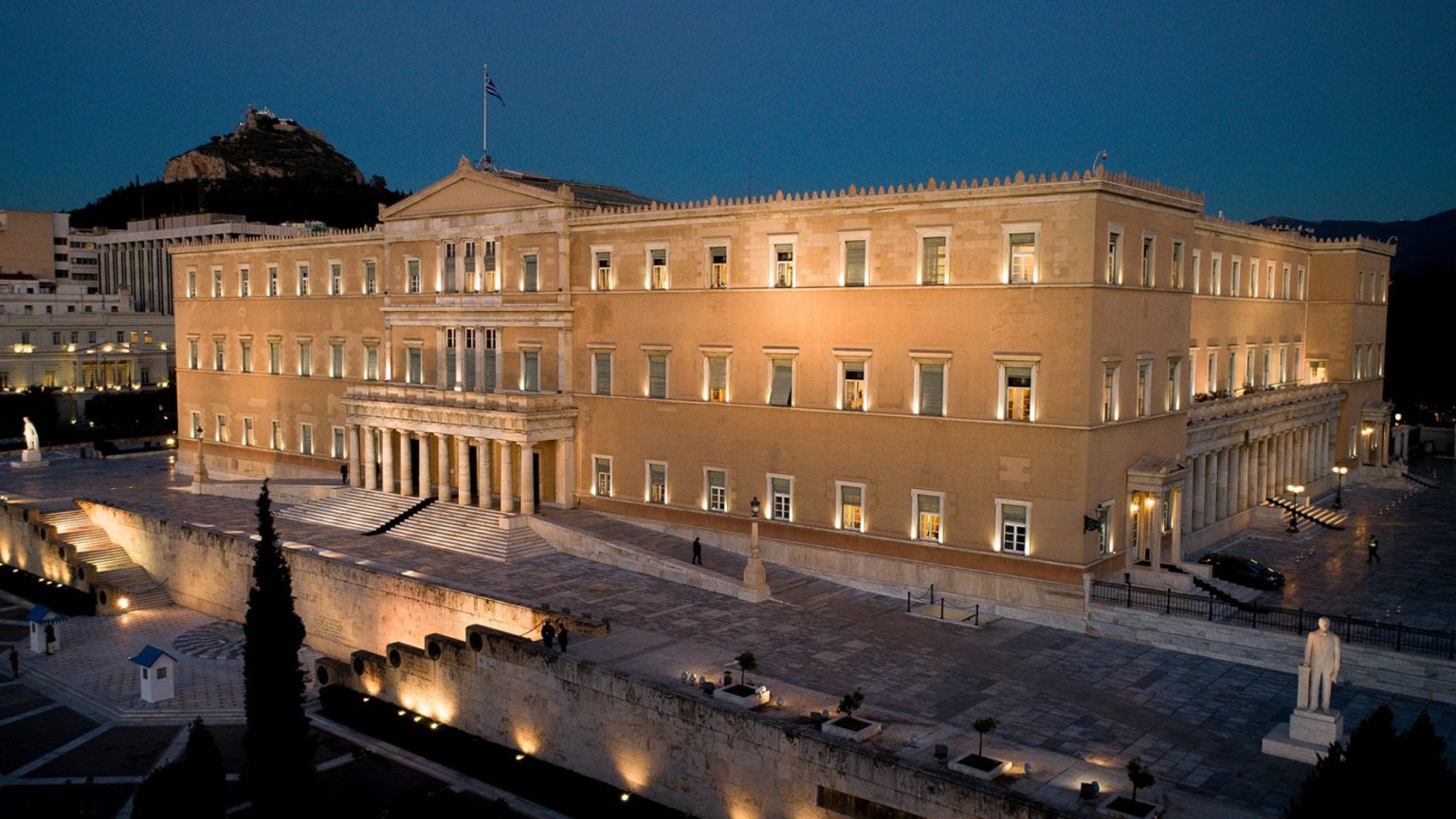 H Βουλή των Ελλήνων ο πρώτος φορέας στην Ελλάδα που θα στηρίξει τα Εργοστάσια Τεχνητής Νοημοσύνης