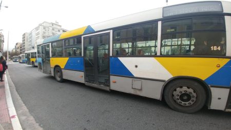 Ενθαρρυντικά τα αποτελέσματα από τα πιλοτικά δρομολόγια «Μπροστινή Πόρτα» για τον έλεγχο της εισιτηριοδιαφυγής