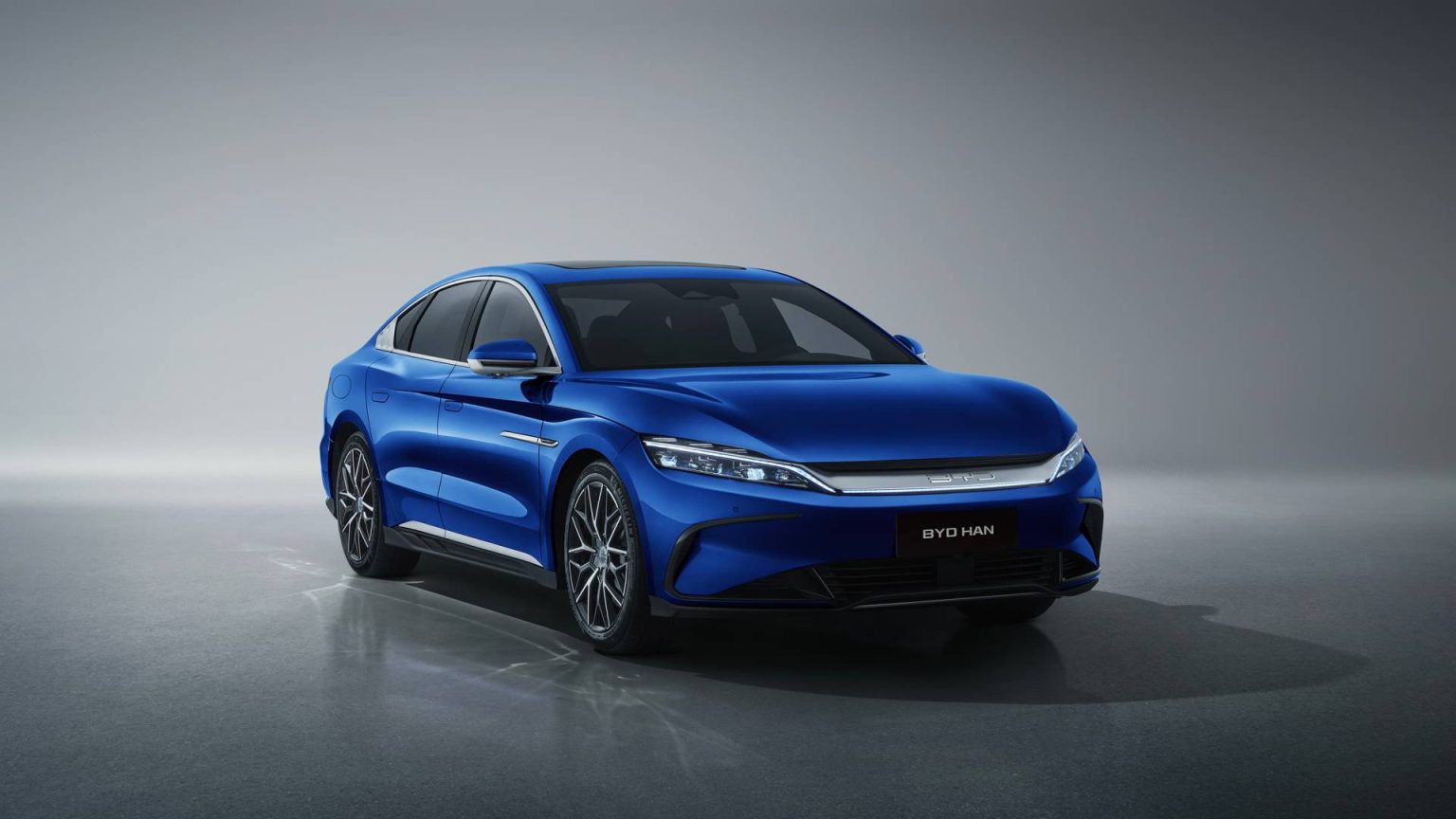 Η BYD αναδεικνύεται η κορυφαία αυτοκινητοβιομηχανία παγκοσμίως φέρνοντας την πράσινη επανάσταση