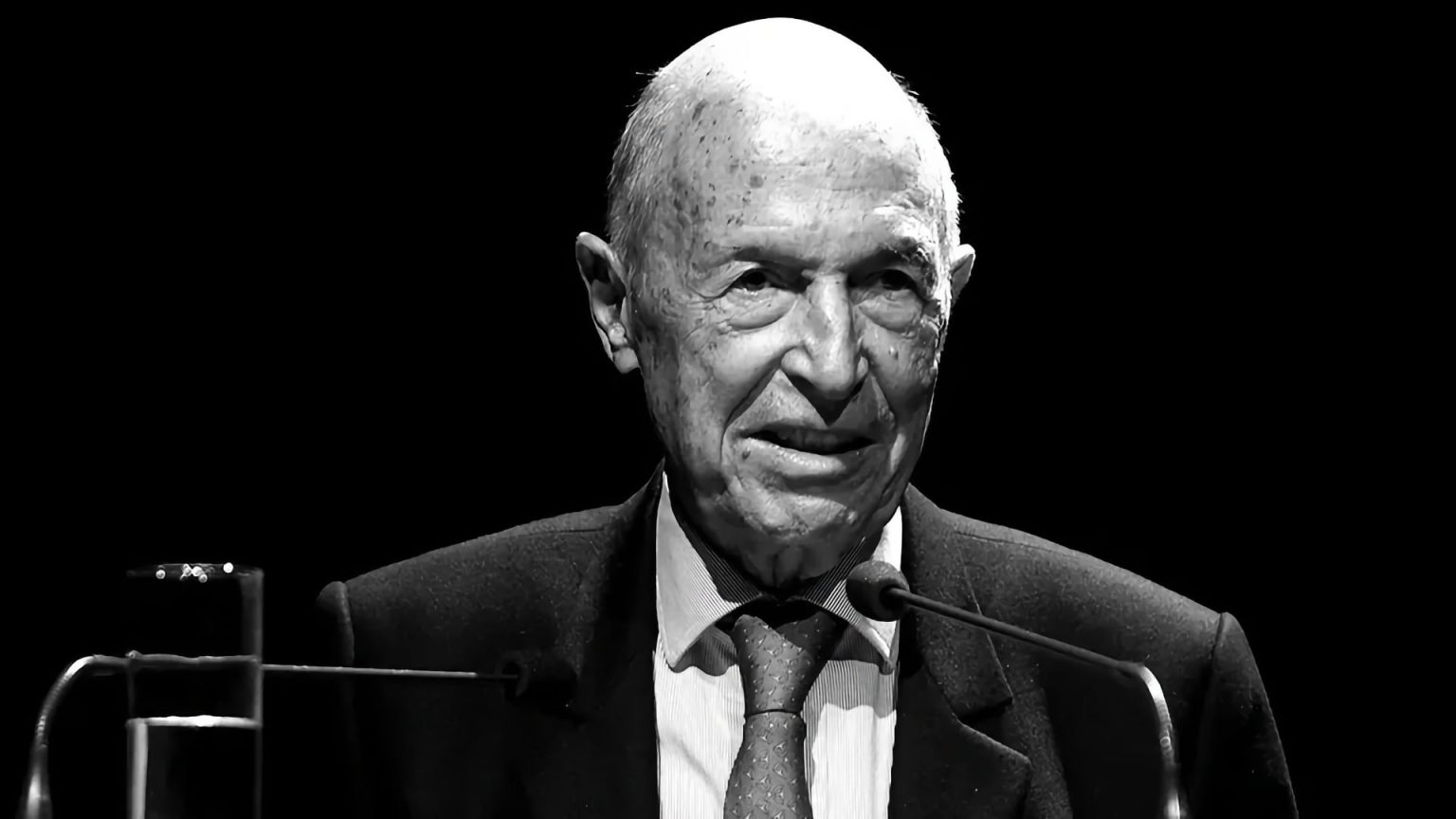 Απεβίωσε ο πρώην πρωθυπουργός Κώστας Σημίτης, σε ηλικία 88 ετών