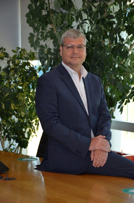 Ο Albert Lipperheide οδηγεί την ανάπτυξη στις αγορές Consumer & Craftsmen των Henkel Adhesive Technologies