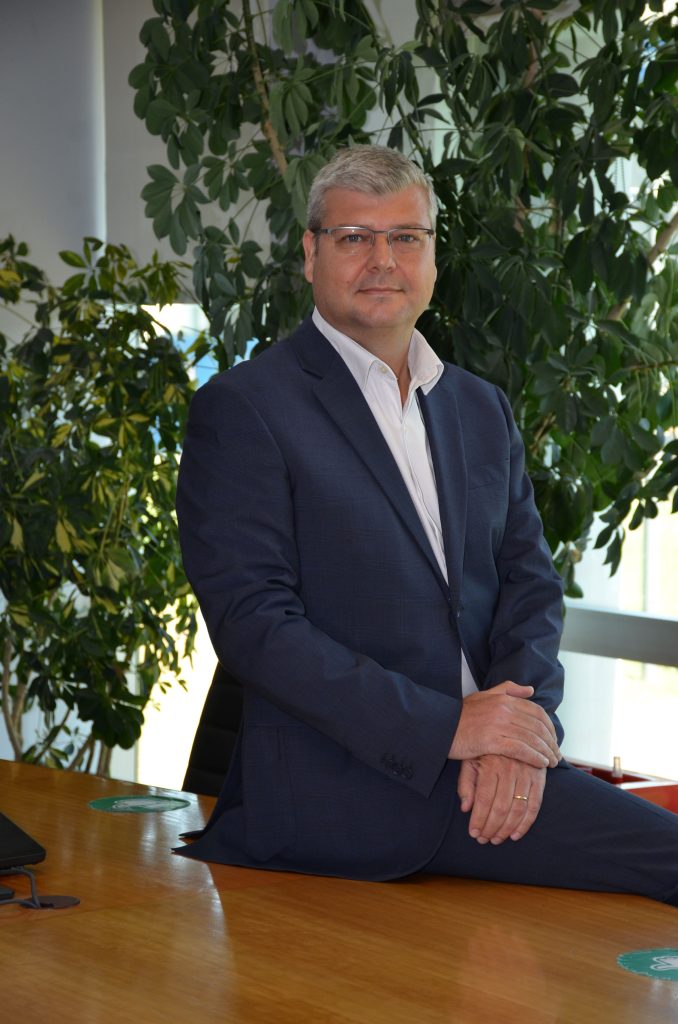 Ο Albert Lipperheide οδηγεί την ανάπτυξη στις αγορές Consumer & Craftsmen των Henkel Adhesive Technologies