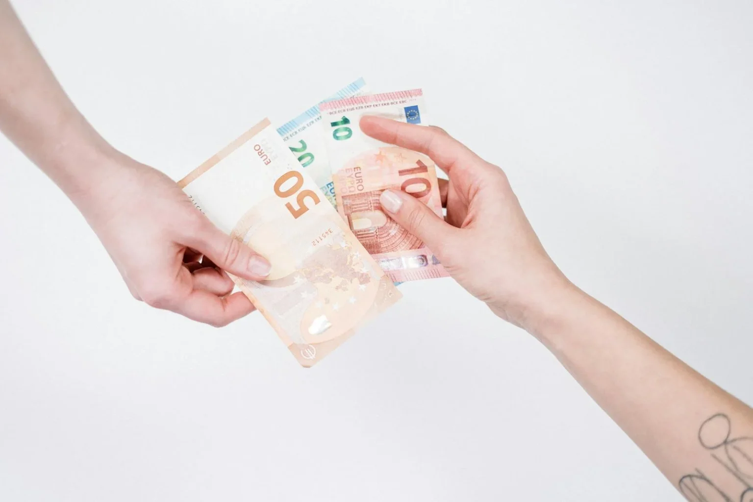 ΓΣΕΕ: Πώς αμείβεται η ημέρα του Αγίου Πνεύματος