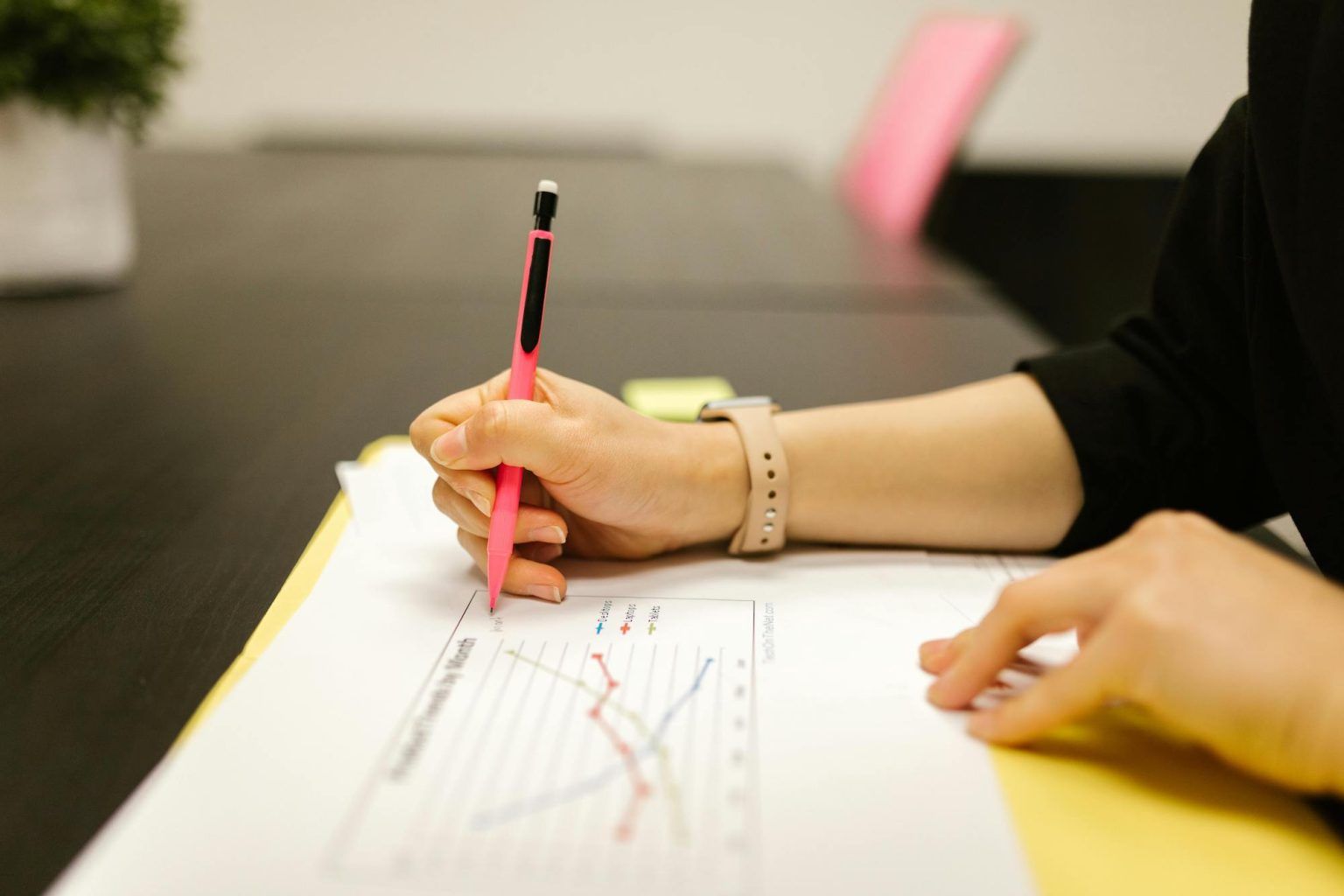 ΕΛΣΤΑΤ: Πτώση 26,5% στις κενές θέσεις εργασίας για το Α΄τρίμηνο