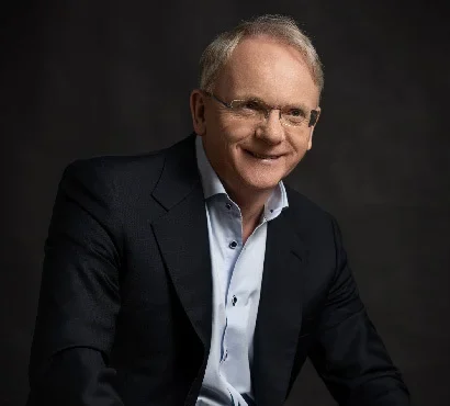 Pharmathen: Ο John Nason διαδέχεται τον Δημήτρη Καδή στη θέση του CEO