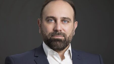 ΣΕΚΕΕ: Ο Μάνος Μακρομάλλης ανανεώνει τη θητεία του στην Προεδρία