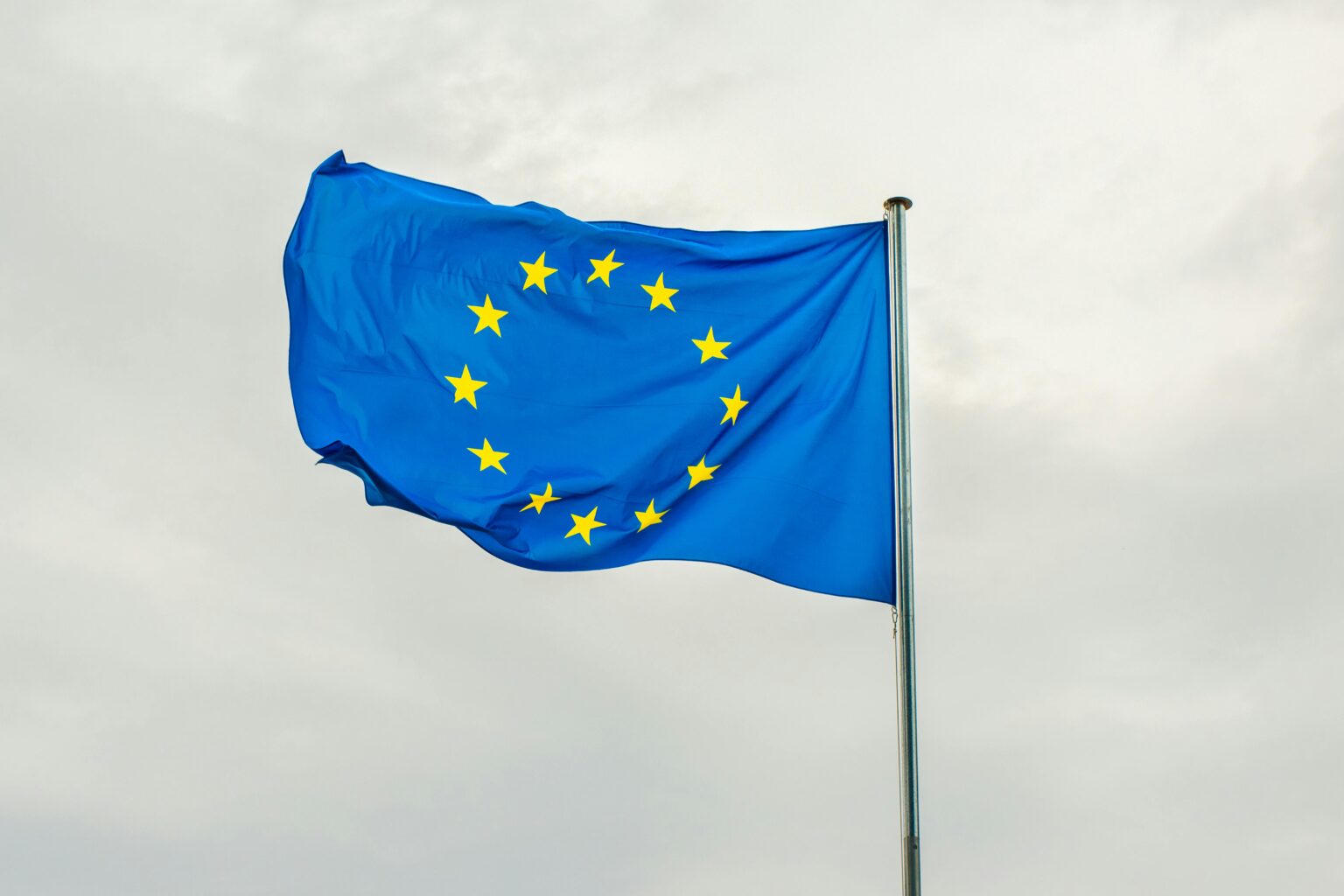 ΕΕ: Επενδύει 2,8 δισ. ευρώ σε 94 έργα στον τομέα των μεταφορών σε ολόκληρη την Ευρώπη