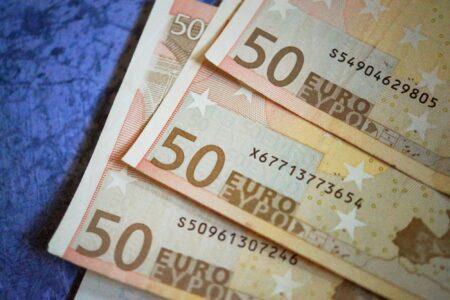 Πρωτογενές πλεόνασμα 4,66 δισ. στο εξάμηνο σύμφωνα με τα προσωρινά στοιχεία