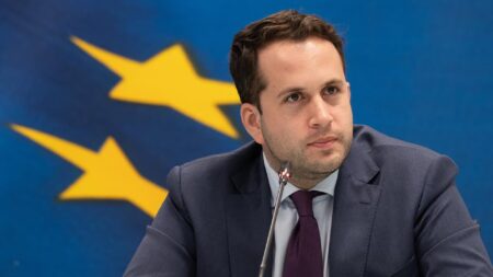 Τσάπαλος: Οι Έλληνες κάνουν περισσότερες και μεγαλύτερης διάρκειας διακοπές