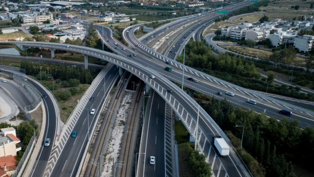 Αποσυμφόρηση στην Αττική Οδό: Παρέμβαση στον Κόμβο Μεταμόρφωσης δρομολογεί το υπ. Υποδομών