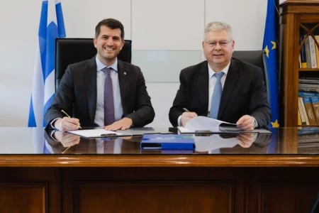 HELLENiQ ENERGY: Δωρεά 3 Πυροσβεστικών Οχημάτων για την Προστασία και Ανάπλαση του Πεντελικού