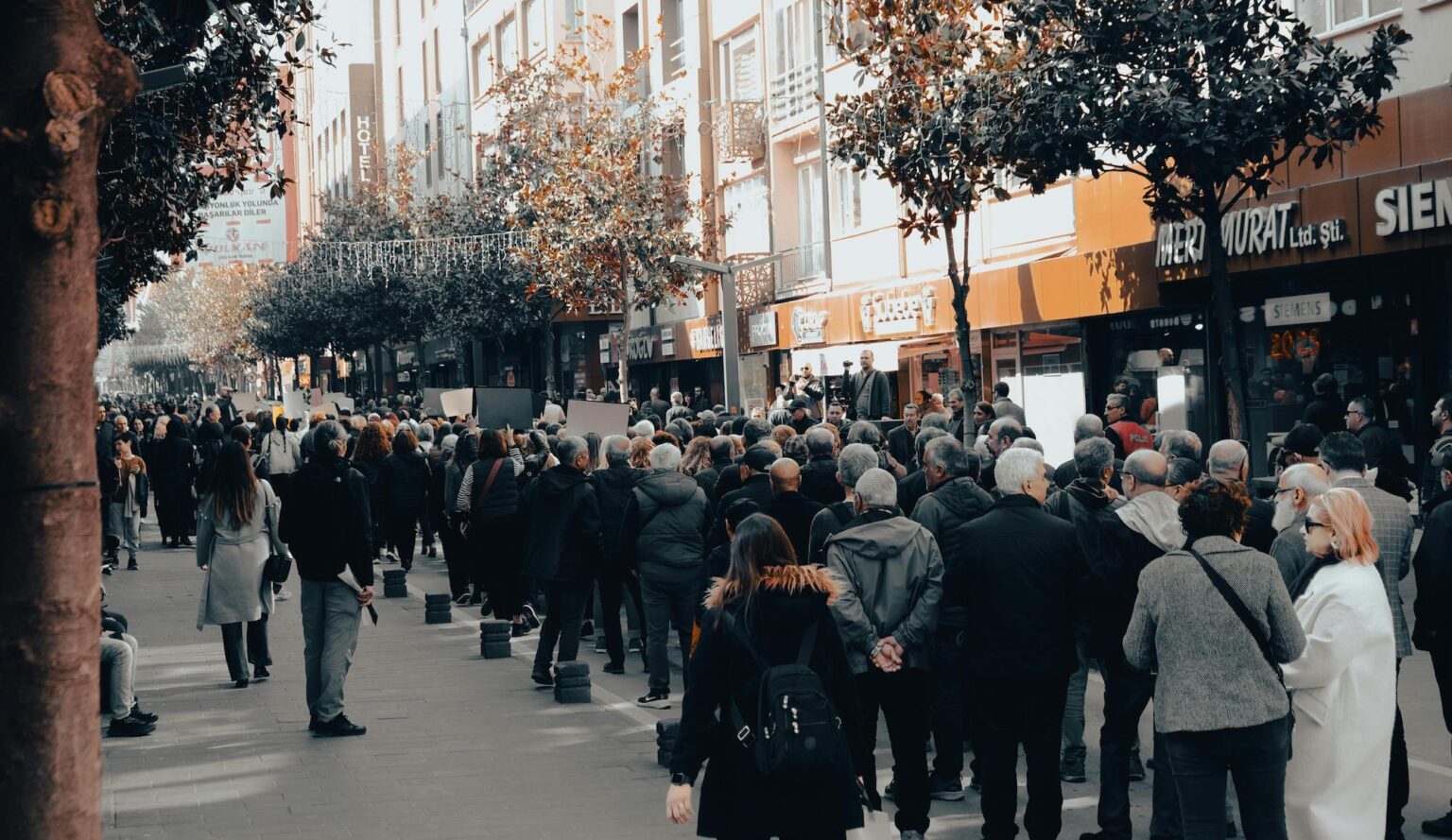 ΕΣΠ: Εορταστικό ωράριο των καταστημάτων στον Πειραιά