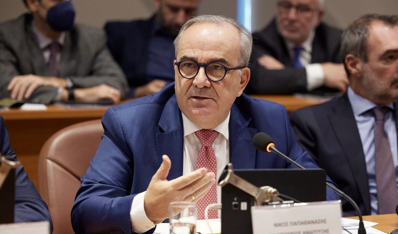 Ν. Παπαθανάσης: Αύξηση του προϋπολογισμού κατά 250 εκατ. ευρώ για την ενίσχυση μικρομεσαίων επιχειρήσεων