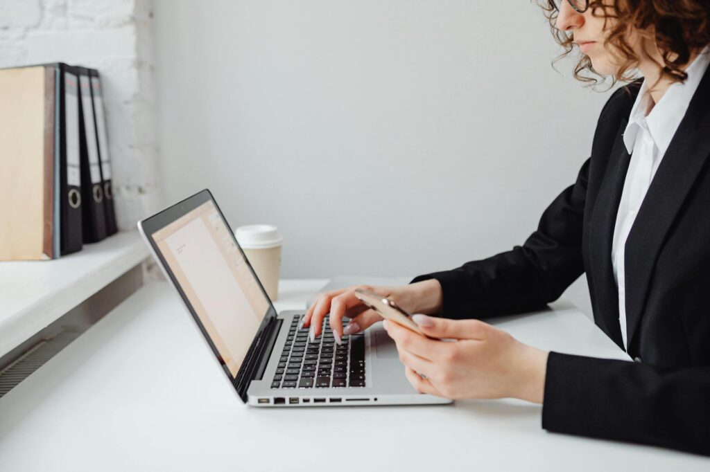 ΕΛΣΤΑΤ: Γυναίκες και νέοι στα υψηλότερα ποσοστά ανεργίας