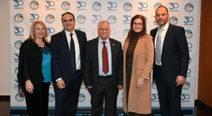 LG: Τιμήθηκε με το Βραβείο “Ανδρέας Γιαννόπουλος” από «Το Χαμόγελο του Παιδιού»