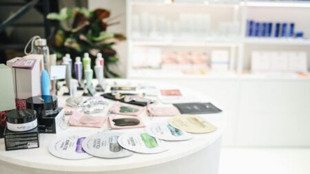 Revolut: Οι Έλληνες γίνονται «στρατηγικοί καταναλωτές» στην προσωπική φροντίδα