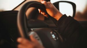Όμιλος Σαρακάκη – Πανεπιστήμιο Πειραιώς: In Motion for Safety – Εκπαιδευτικό Σεμινάριο Ασφαλούς Οδηγικής Συμπεριφοράς