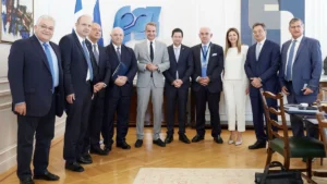 Σύσκεψη υπό τον Κυρ. Μητσοτάκη για τη δωρεά τραπεζών για την αναβάθμιση υποδομών