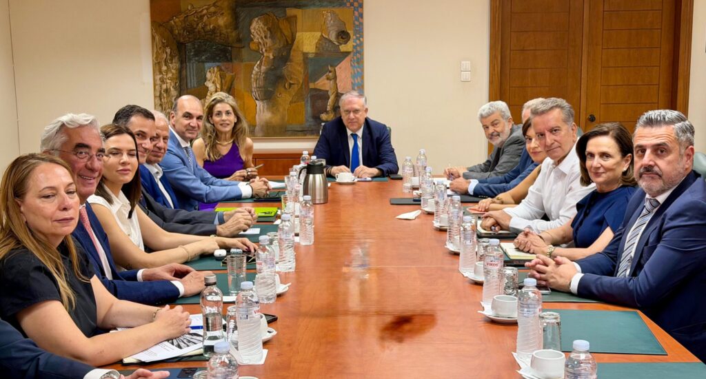 Τ. Θεοδωρικάκος: Από τις 31 Αυγούστου η εθνική πρωτοβουλία μείωσης τιμών σε βασικά προϊόντα